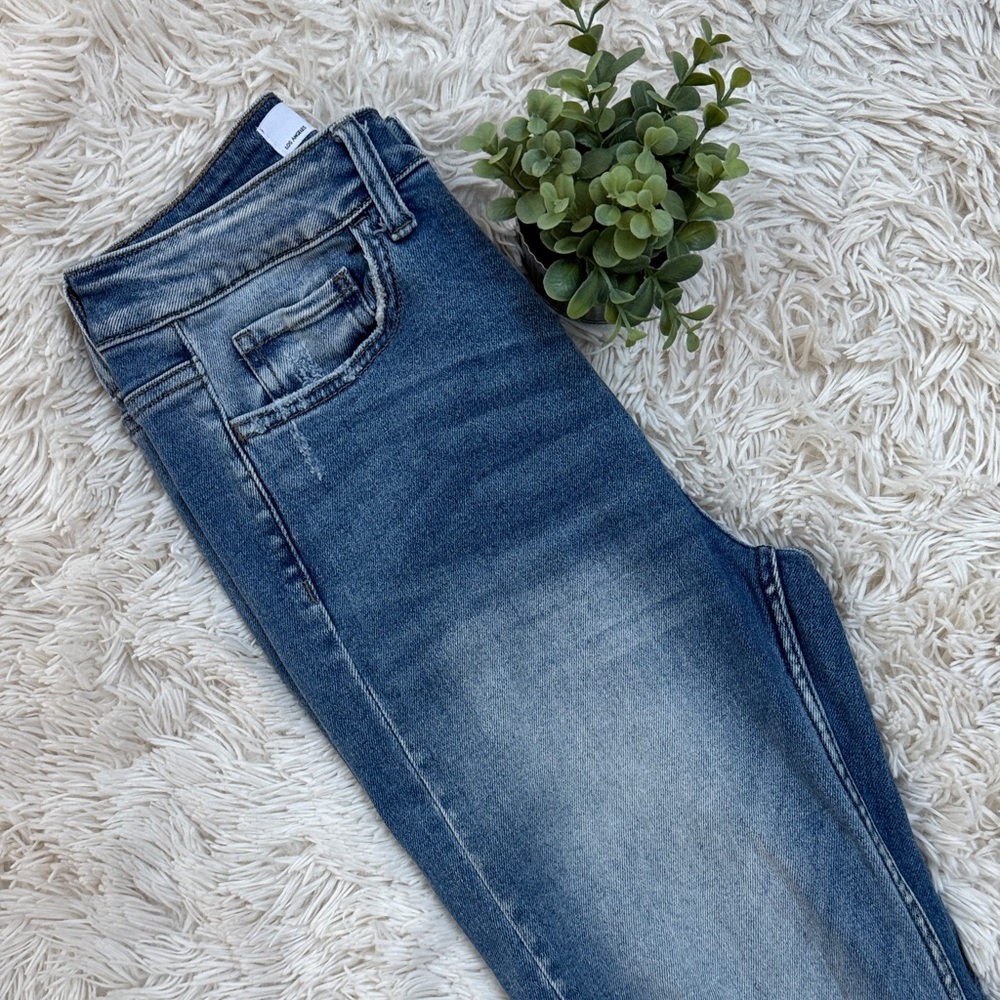 Vervet Straight Leg Distressed Jeans ๐ Dark Wash - Picture 10 of 13